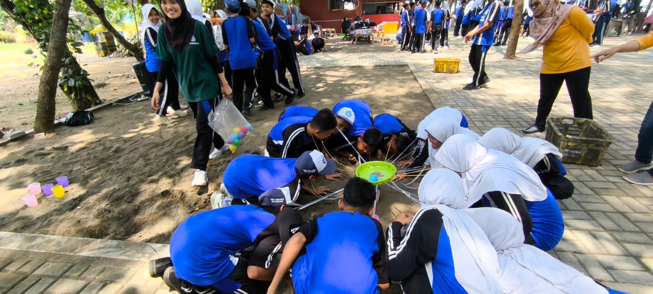 Outing Class Outbond. Kokulikuler Kelas 8